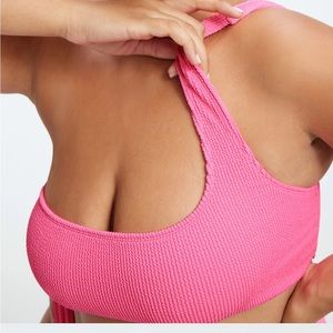 NWT Good American Always Fits Hot Shoulder Bright Pink Swim Top 3/4